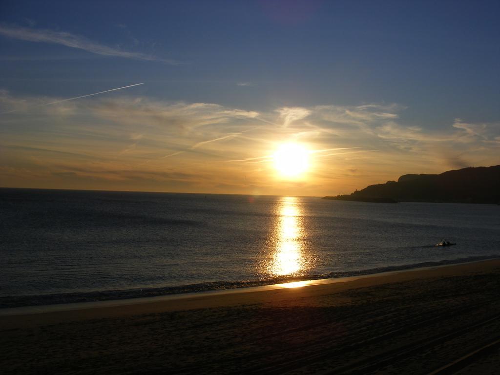 Mar De Sesimbra Apartment Bagian luar foto
